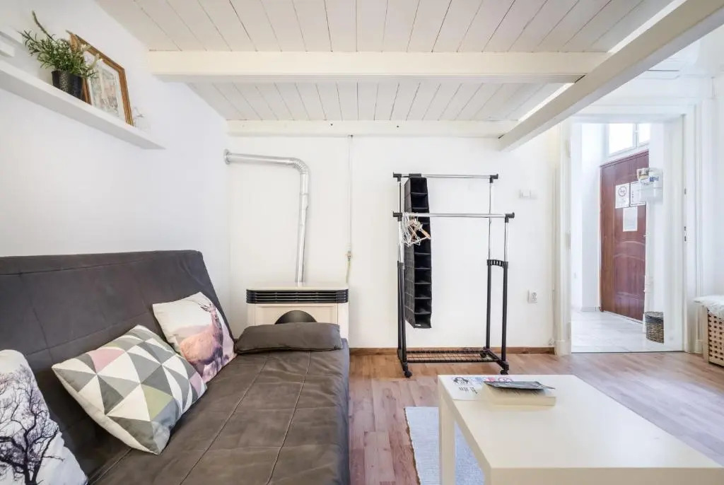 BpR Vinyl Style Studio Home with A/C