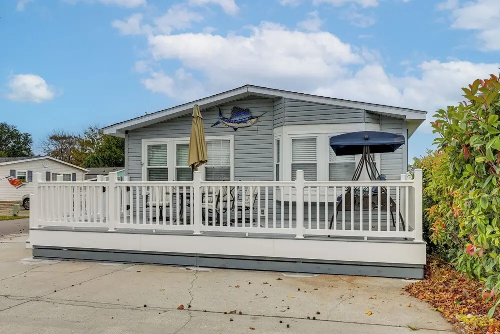 Walk to Shore! Surfside Beach Gem w/ Game Courts
