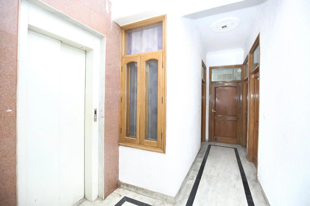 OYO 16736 Hotel Hm Crystal