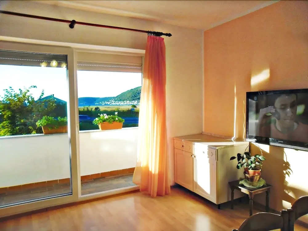 Apartments Josip / Three Bedrooms A1