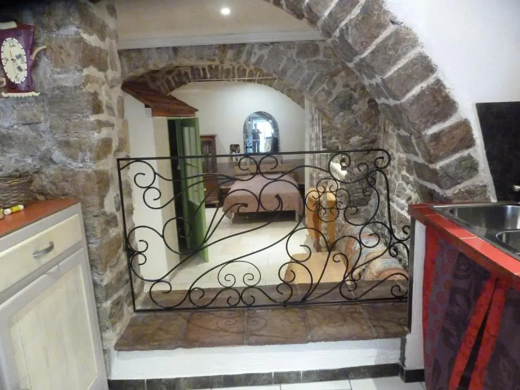 Atypique-ancienne grange de 48 m²