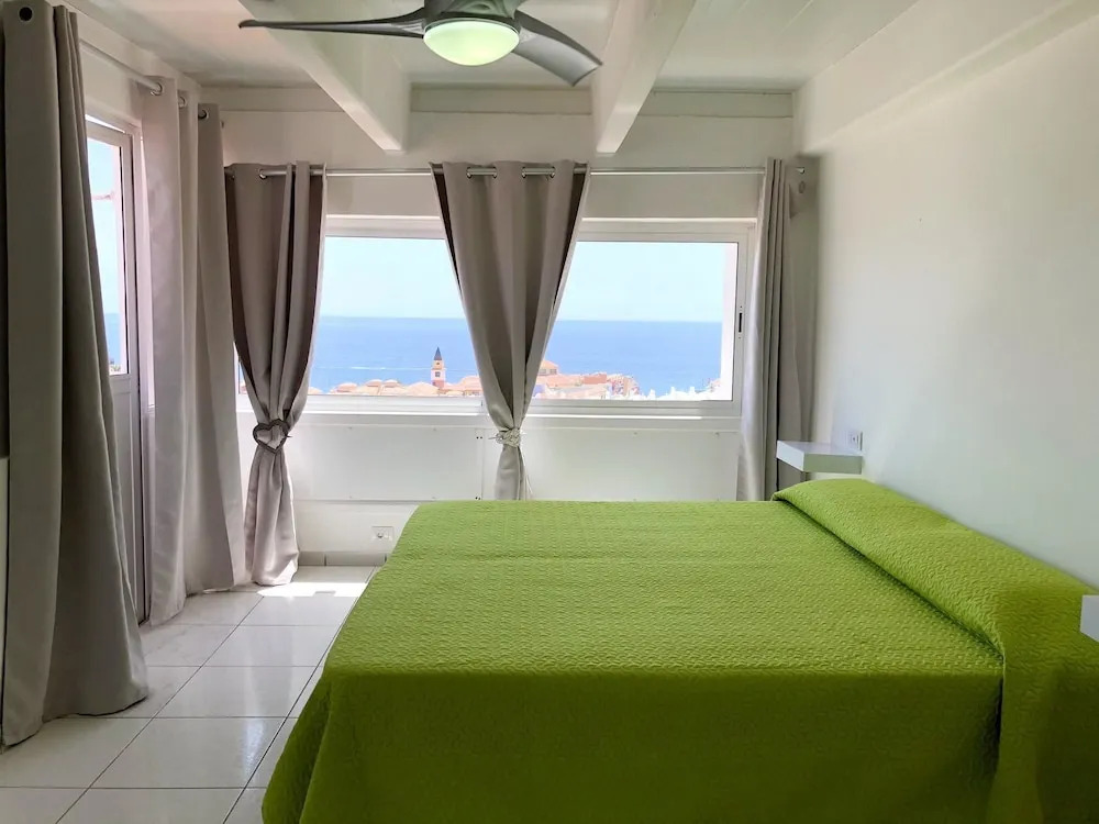 Apartment with 2 Bedrooms in Playa Paraíso, with Wonderful Sea View, Furnished Terrace And Wifi - 1 Km From the Beach