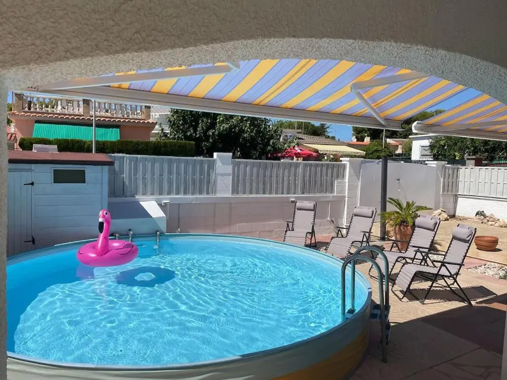 Torredembarra cosy, well equipped house, 5 min. from the beach