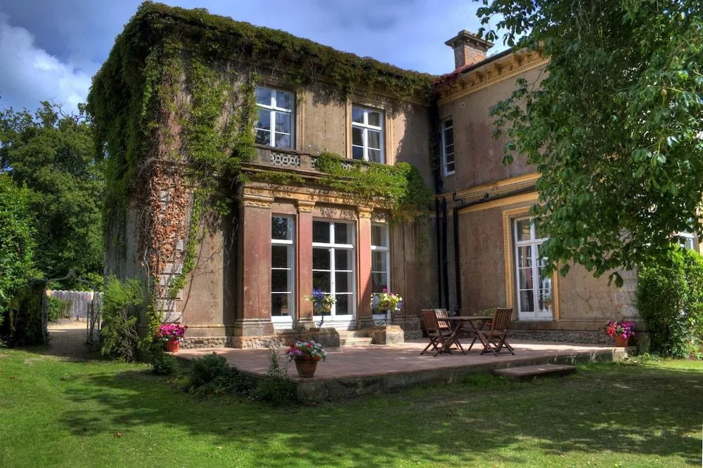 Albert Cottage Hotel