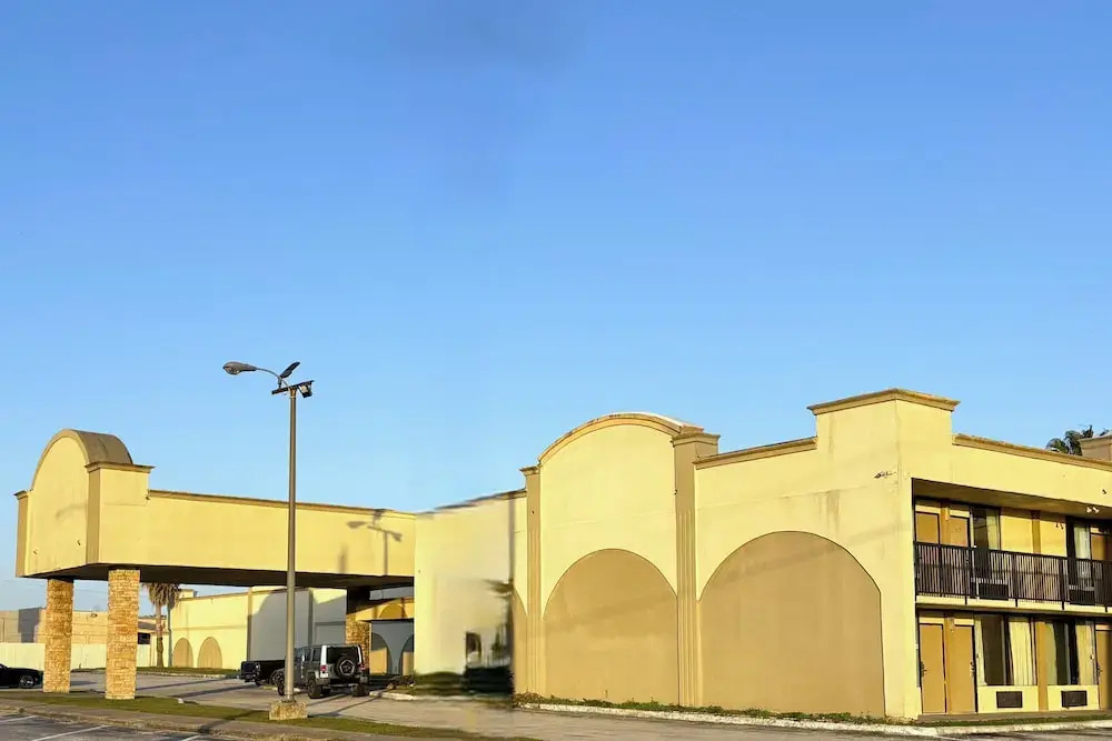 Motel 19 By Capital O Baytown I-10