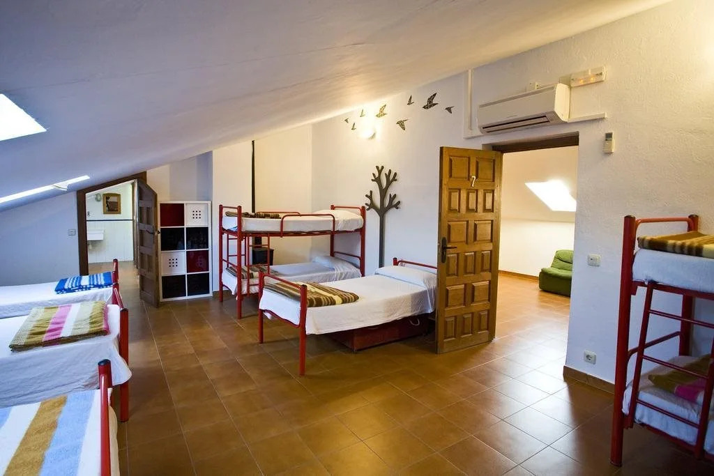 Albergue y Alojamiento en Monfragüe. Centro de Educación Ambiental La Dehesa