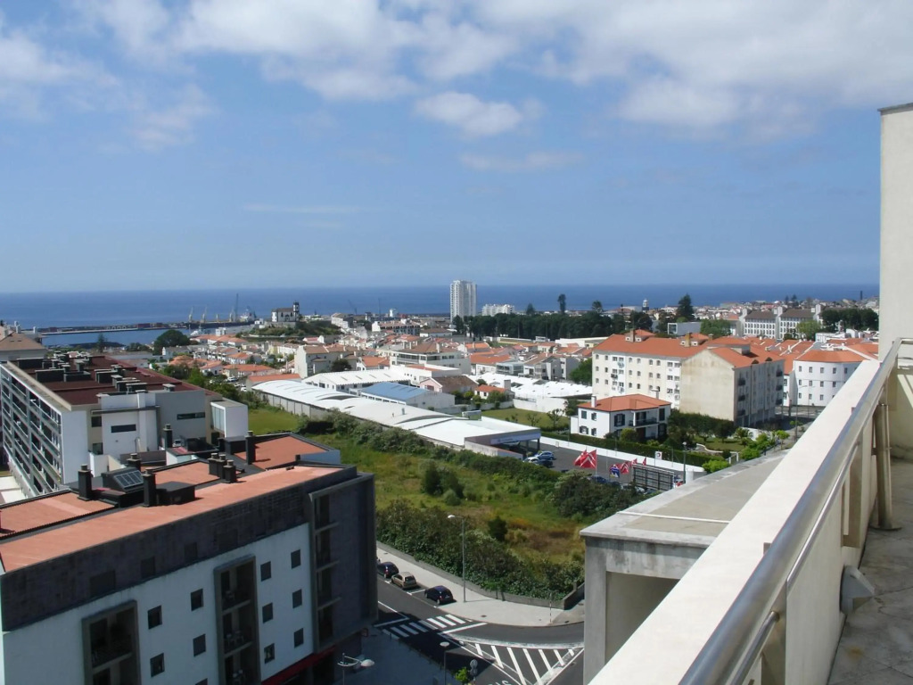 VIP Executive Azores Hotel