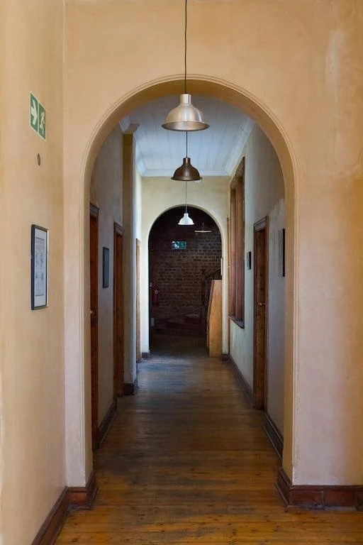 Carnival Court Backpackers - Hostel