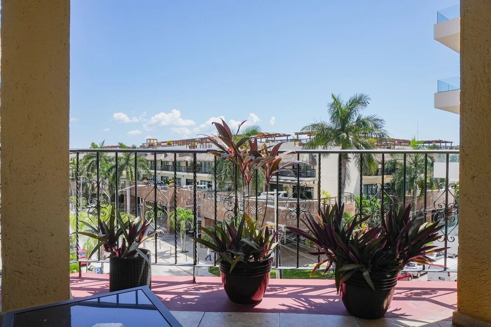 Magic Paradise A8 3 Bedroom Condo by RedAwning