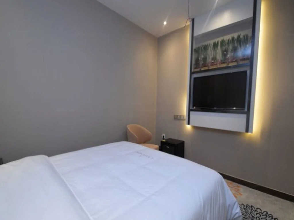 Lavande Hotel Nanjin Shuiximen Mochou Lake Garden