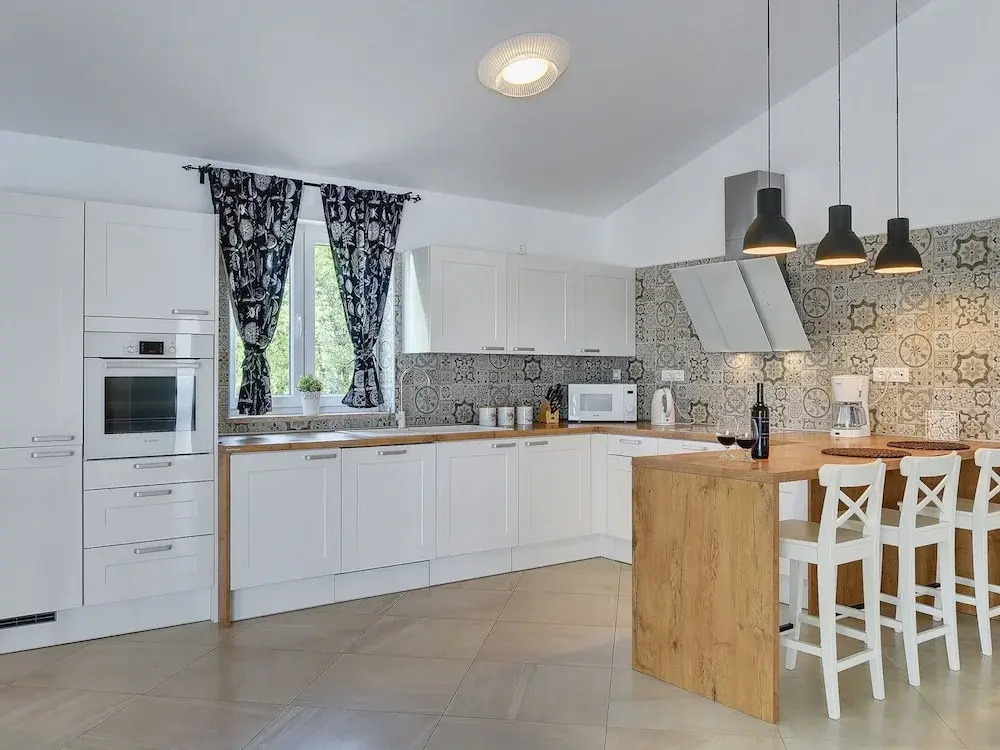Comfortable Villa With Private Swimming Pool, Table Football, Near Labin