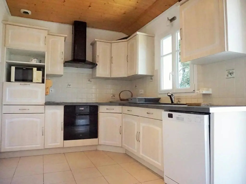 Maison indépendante avec terrasse, proche plage et terrain de 1100 m², Noirmoutier-en-lÎle - FR-1-224B-108