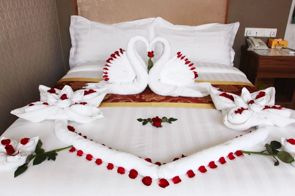 Sunny Holiday Hotel