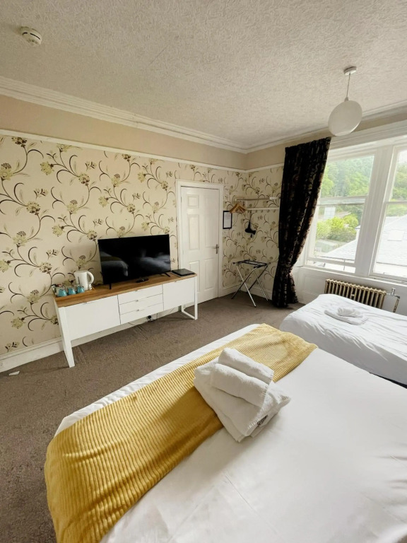 Kings Knoll Hotel