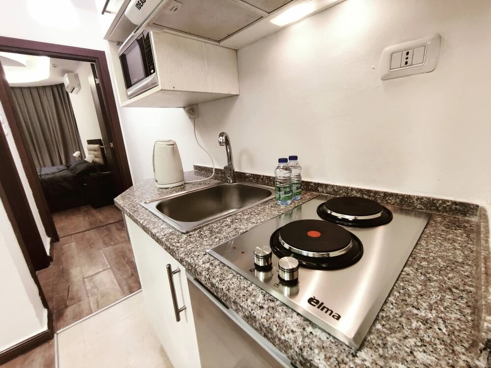 "28 1- Lovely Apartment Close to all Services"