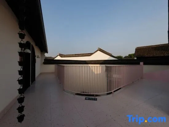 Floral Lux Hotel·Yafei Hotel (Nanxun Ancient Town Baijianlou)