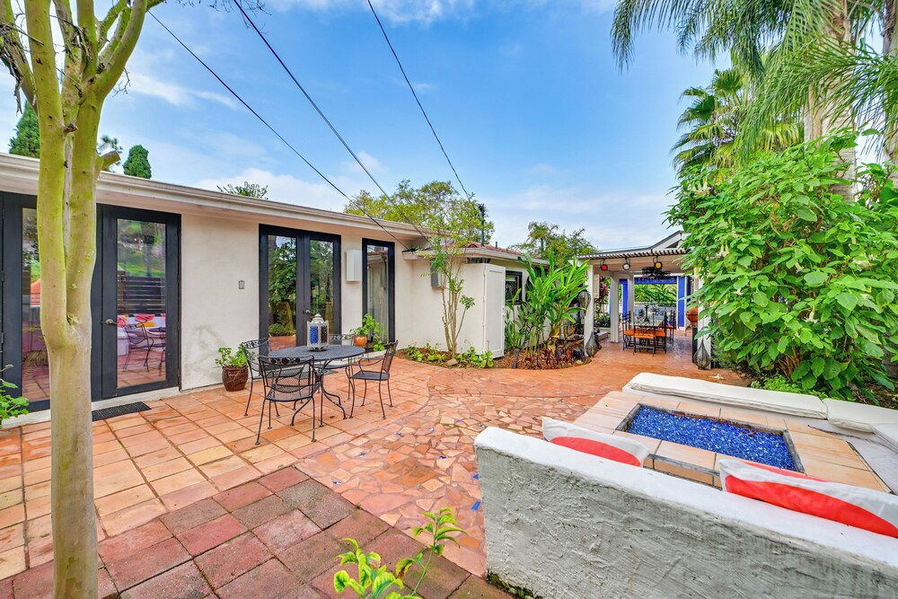 Gather & Unwind Outdoors, Stylish Vista Retreat!