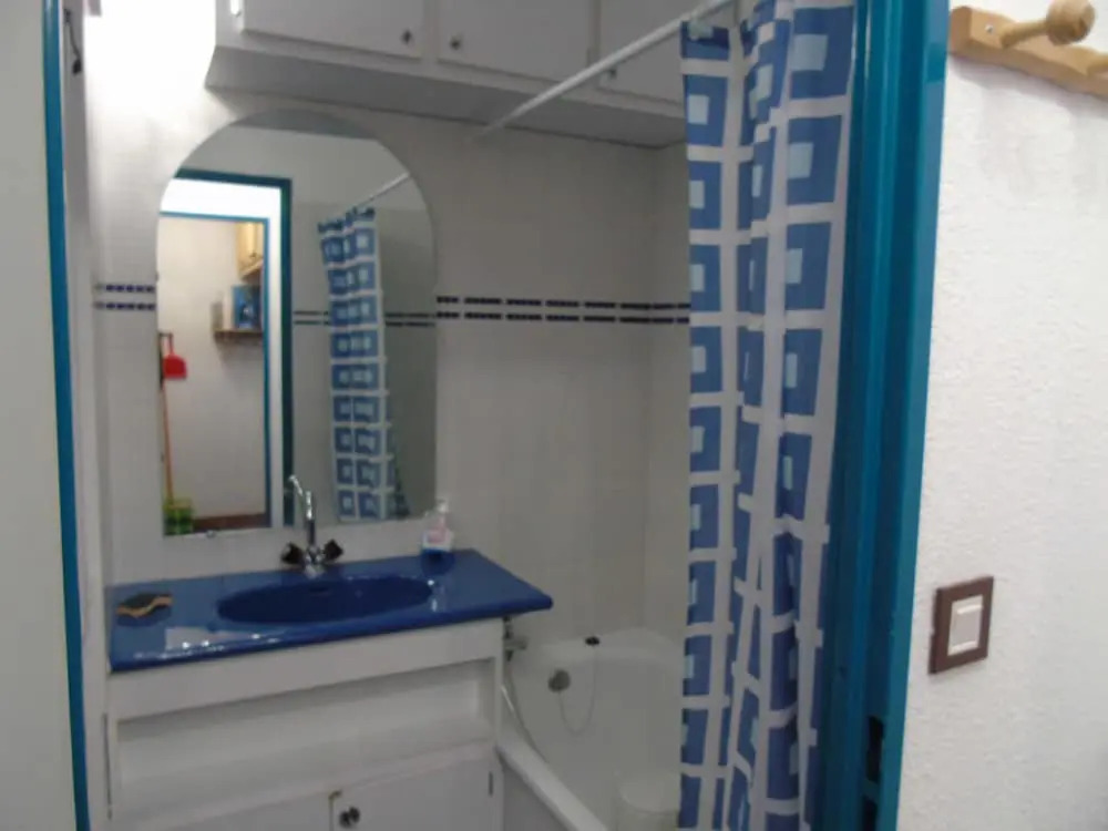 Lou Services Apartment THB70 LSI 001