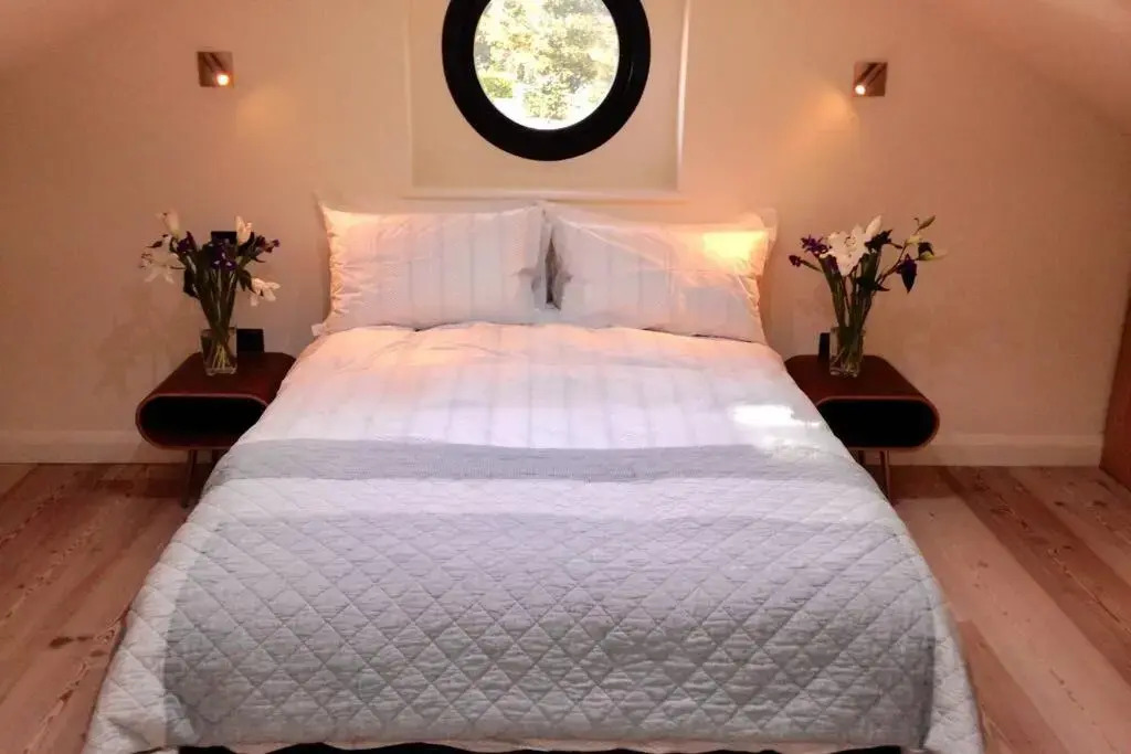 Luxury Coach house next to woodland in Knutsford