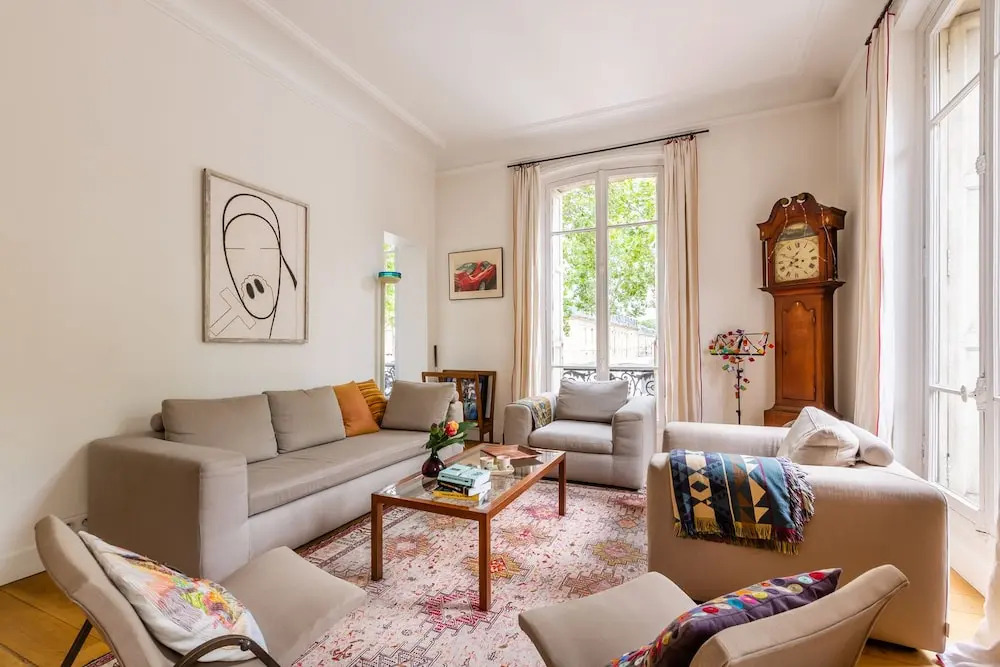 Sophisticated Home close to the Museums