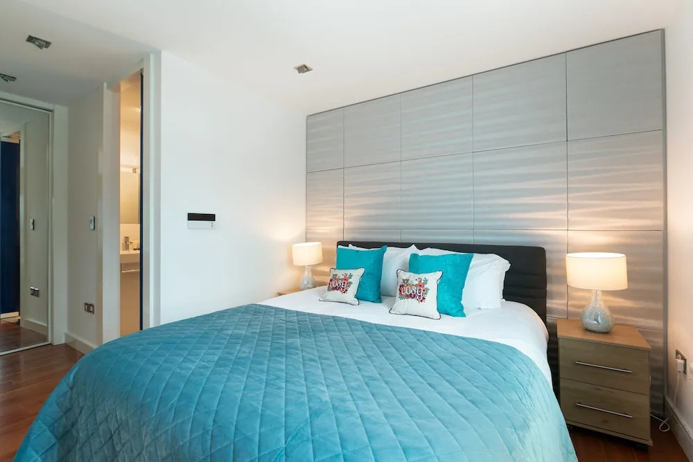 River view Luxury 3bed flat with views