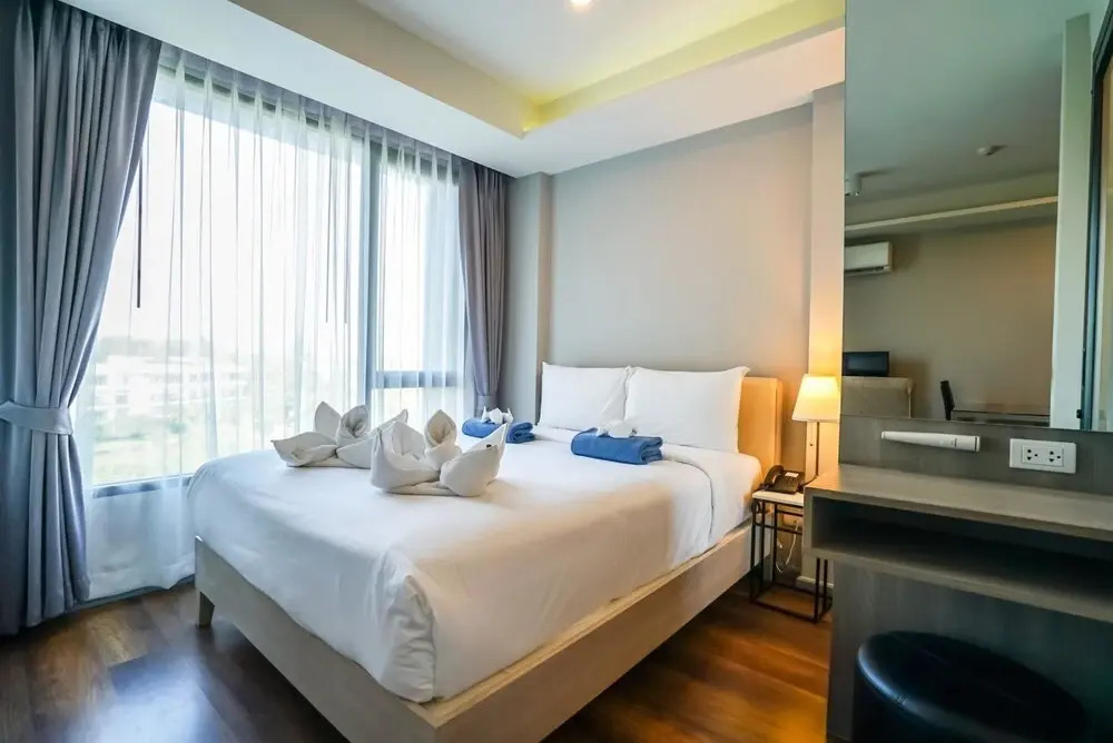 6Av 717 - Walk to Surin Beach Studio With Pool and gym
