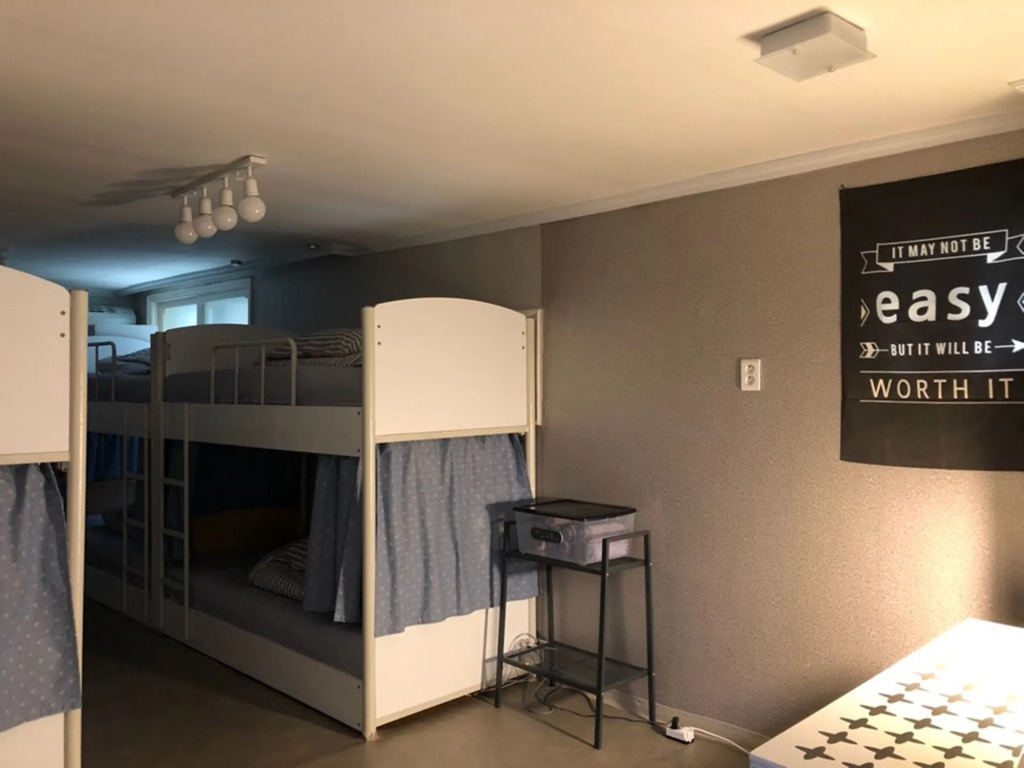 Jun Guesthouse