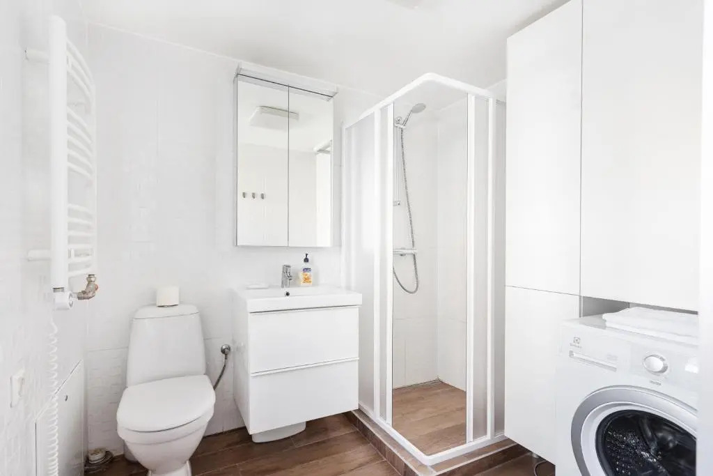 3 Bedroom Apartment 24h self check in, free parking, Ac, fireplace