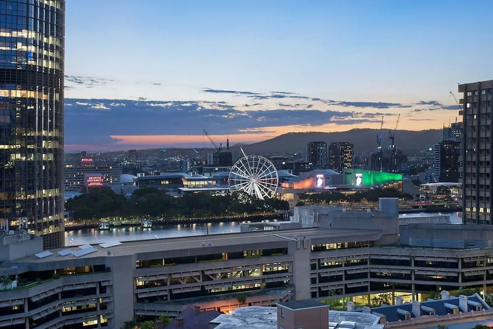 CBD Luxury Oasis, Botanical Gardens & River Views