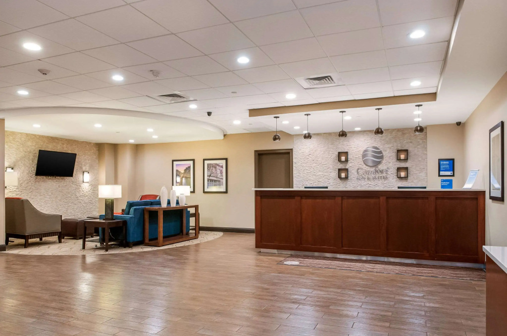 Comfort Inn & Suites At Copeland Tower