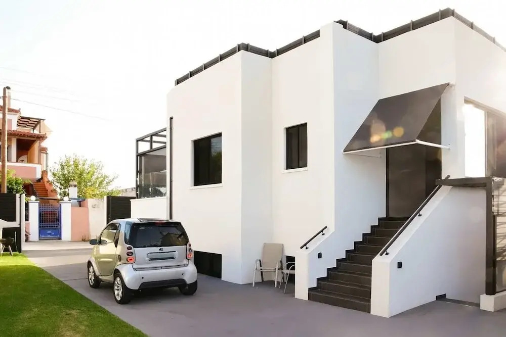 White and Black Cozy Suite in Aegina