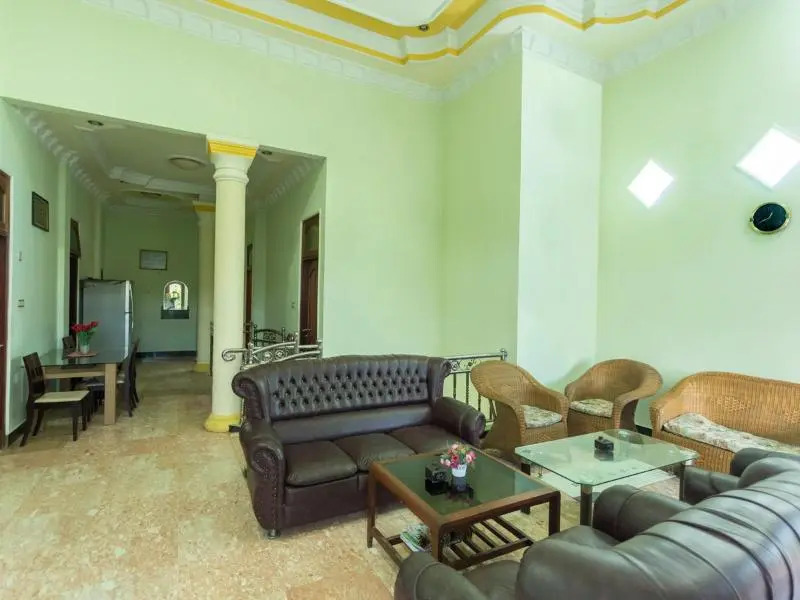 Senaz Guesthouse