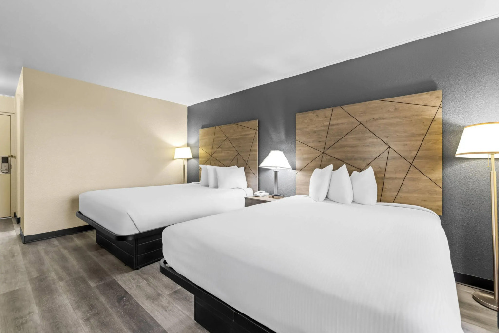 Travelodge by Wyndham Rapid City