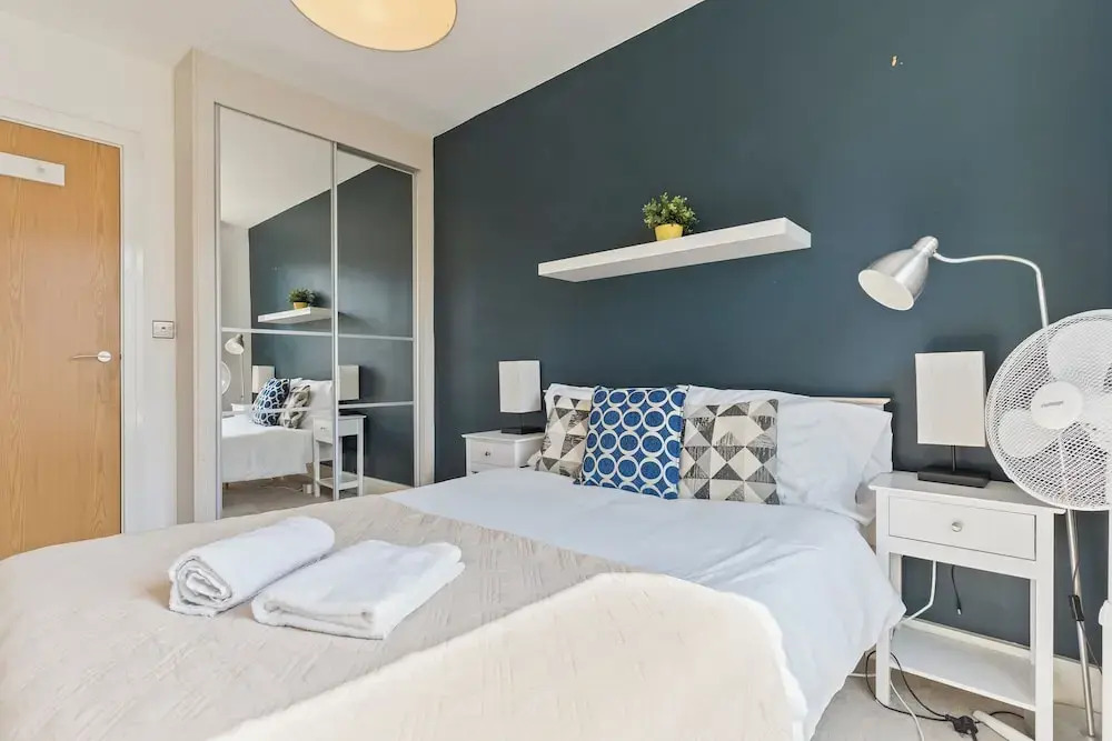 Stylish & Spacious Modern Apartments near Dalston Kingsland Station - by Short Stories London