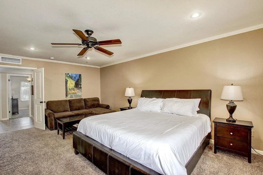 SLS Verde - Luxury Estate with FREE Heated Pool, Spa, Pool Table & Muc