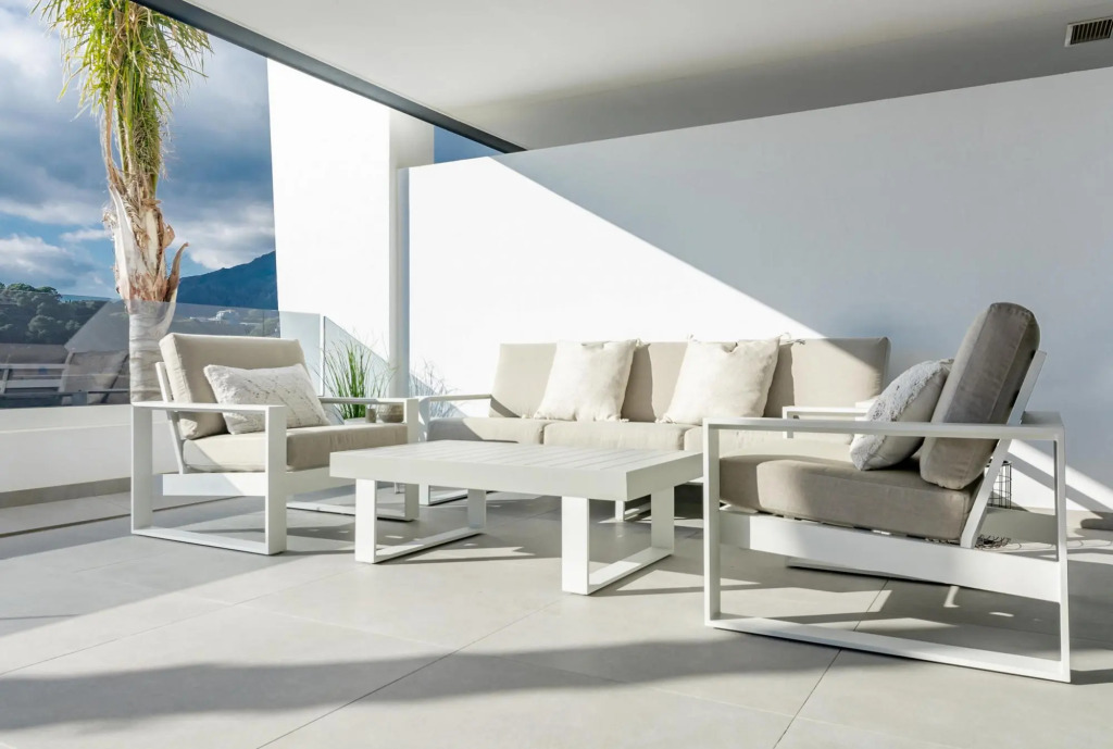 LAE13.1D- Apotel  Estepona hills by Roomservices