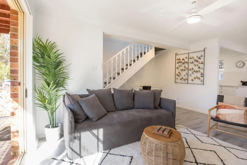 Aquamarine - modern & bright Huskisson townhouse