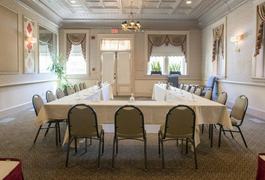 Fulton Lane Inn