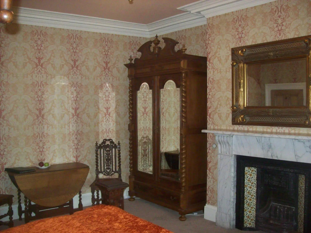 Roxbro House