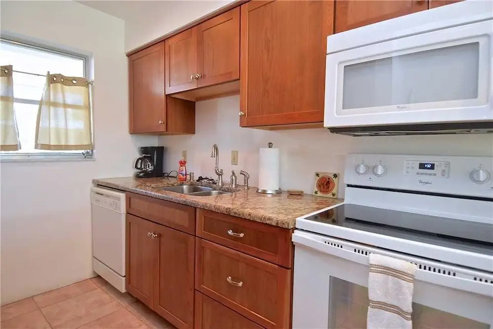 Jamaica Royale 91 - Two Bedroom Condo