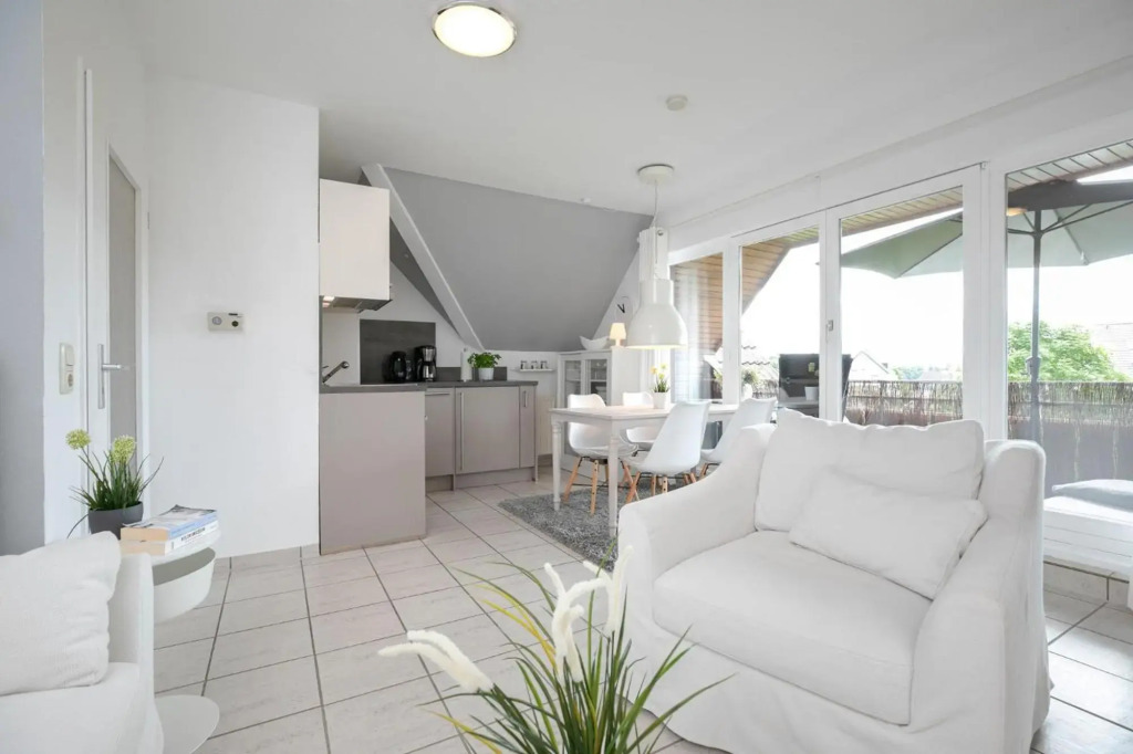 White Lounge