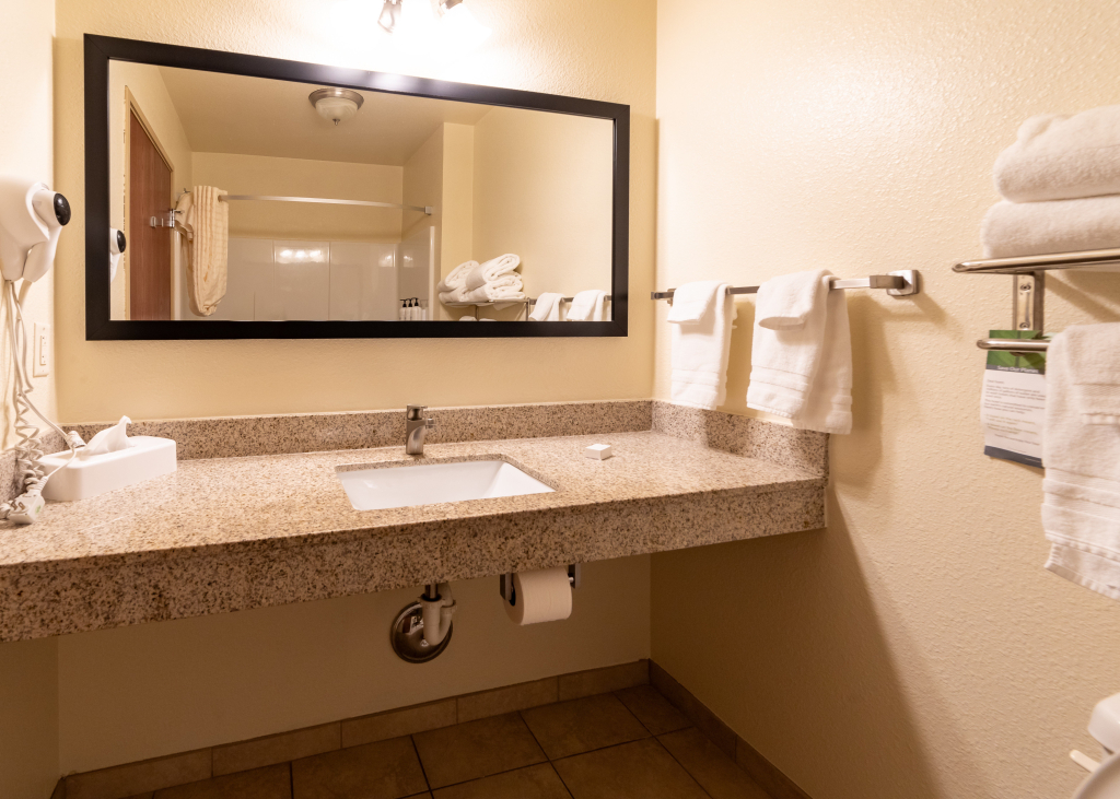 Cobblestone Inn and Suites - Eaton