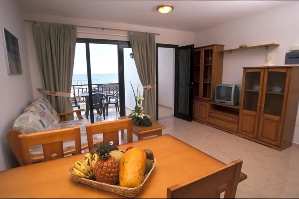 Cala Apartments 2Pax 1C