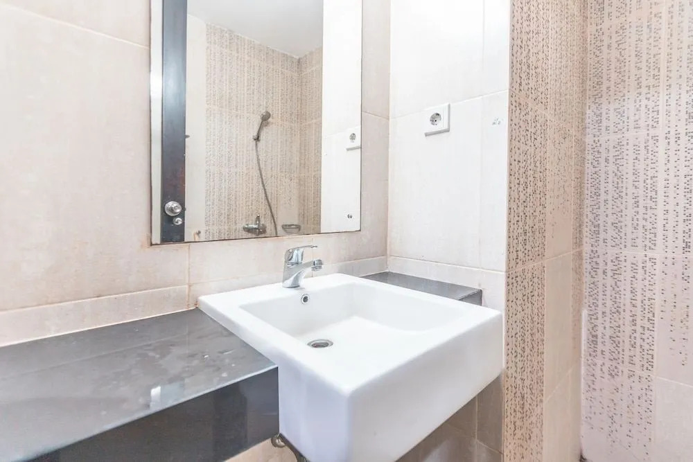 OYO Life 1437 W Residence
