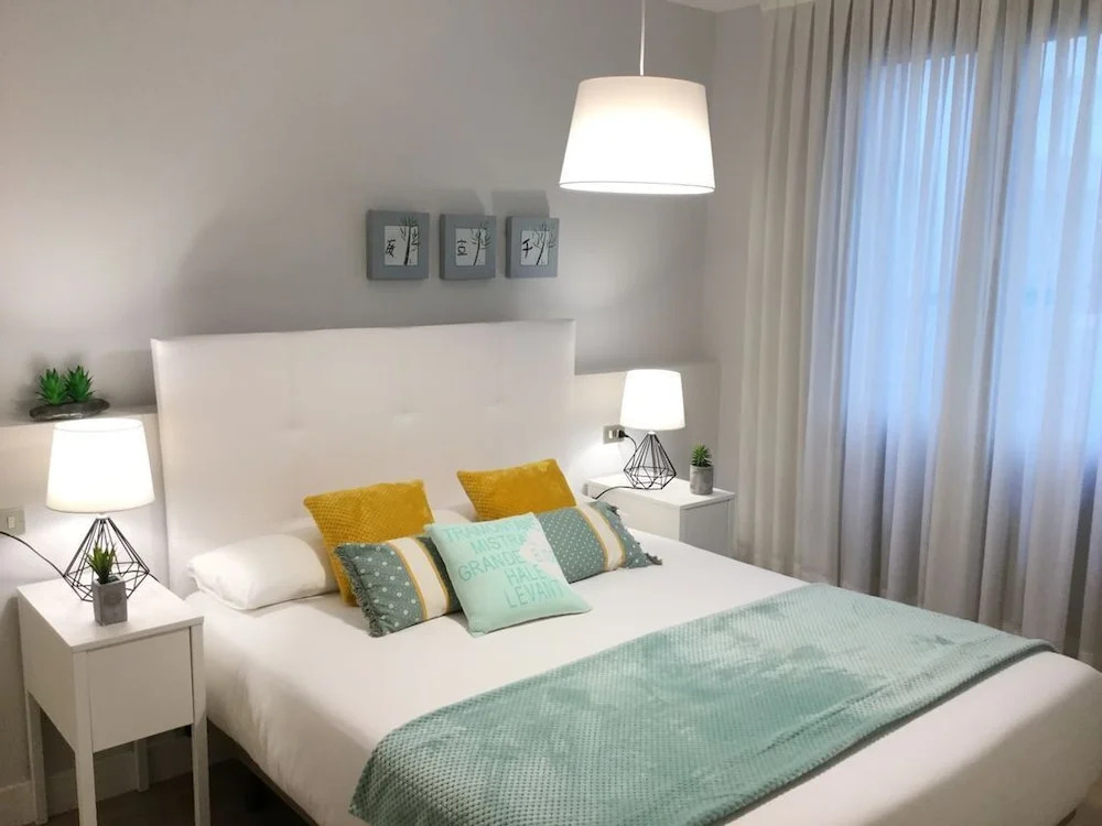 Euskalduna by Forever Rentals. 2 Bedroom Apartment With Wifi. Gran Via