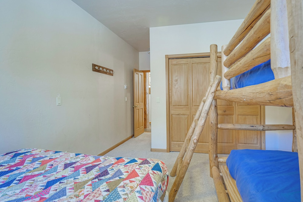 Near Ski Access: Home w/ Hot Tub in Breck!