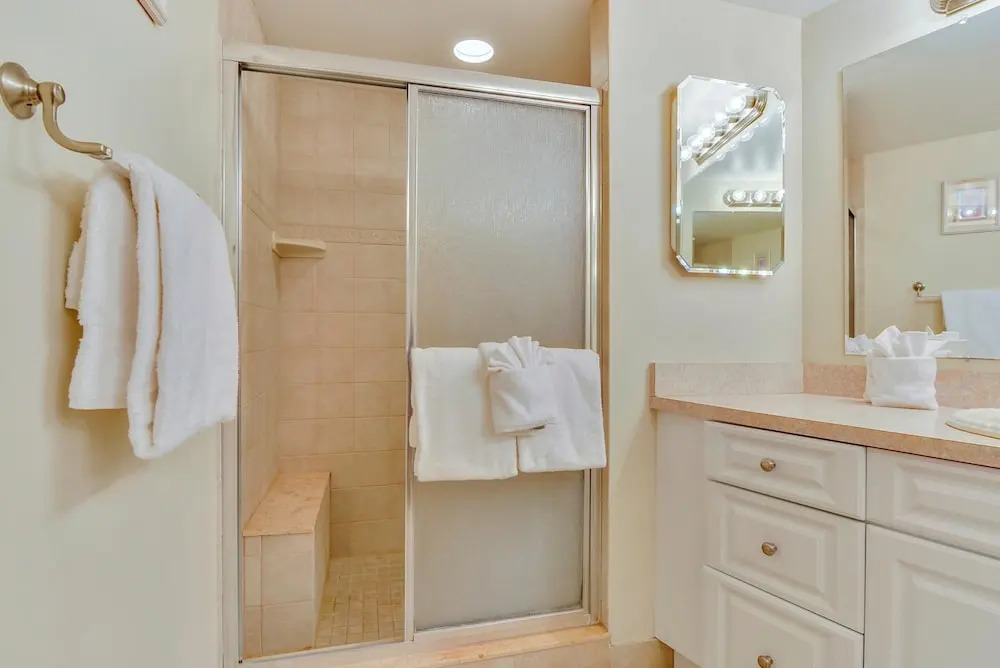 Land's End 406 Building 1 Top Floor With 2 Balconies/bay Views