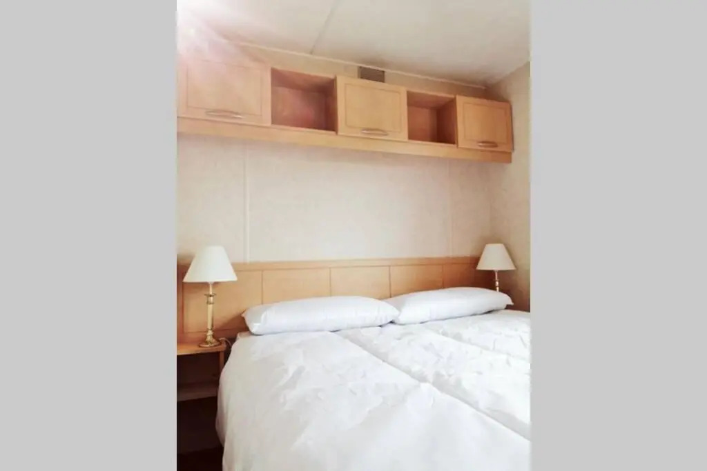 Beachside, Family-friendly, WiFi, 8 berth Caravan 133