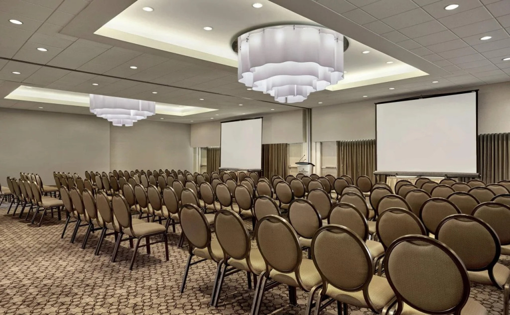 Sheraton Vancouver Guildford Hotel