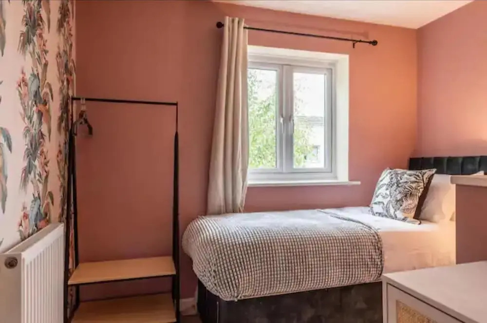 Charming Whitehurst Drive Nest in Manchester
